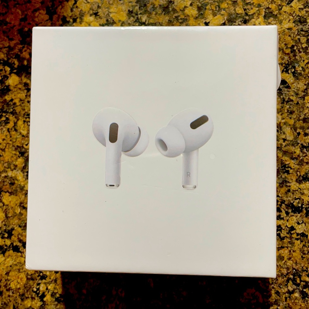 AirPods Pro Wireless Charging Case